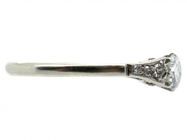 18ct White Gold & Platinum Diamond Solitaire Ring with Diamond Shoulders