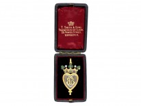 Victorian 18ct Gold Coronet Pendant in Original Case