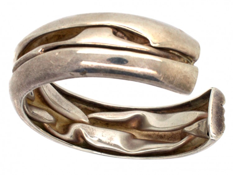 Silver Bangle by Moniquet