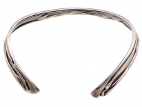 Silver Collar by Moniquet