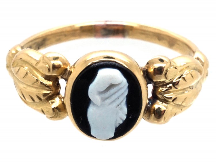 Regency 18ct Gold Clasped Hands Friendship Ring