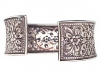 Silver Pierced Work Flower Design Bangle