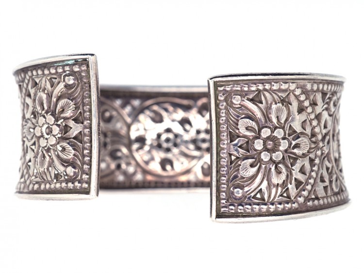 Silver Pierced Work Flower Design Bangle