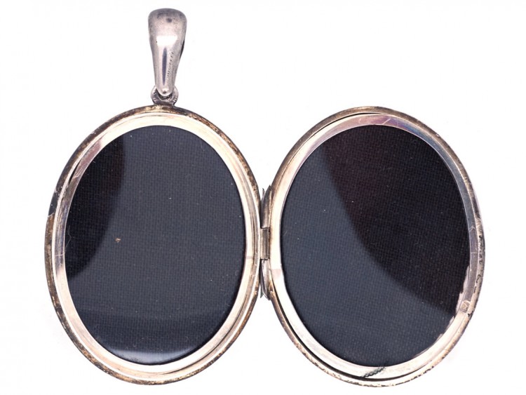 Victorian Silver Oval Locket with Bouquet of Flowers Design