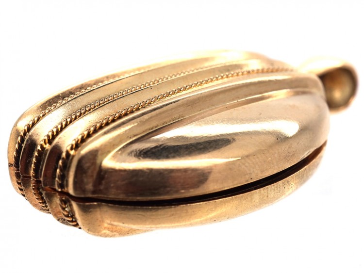 Victorian Oval 15ct Locket with Stripe Design