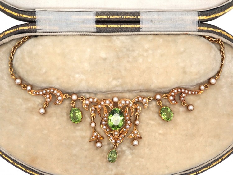 Edwardian 15ct Gold, Natural Split Perals & Peridot Necklace in Original Case
