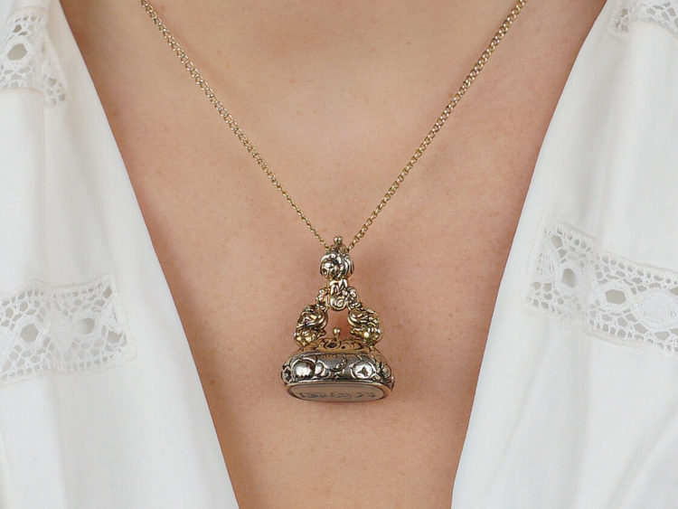Georgian Gold Cased & Chalcedony Seal With Monogram