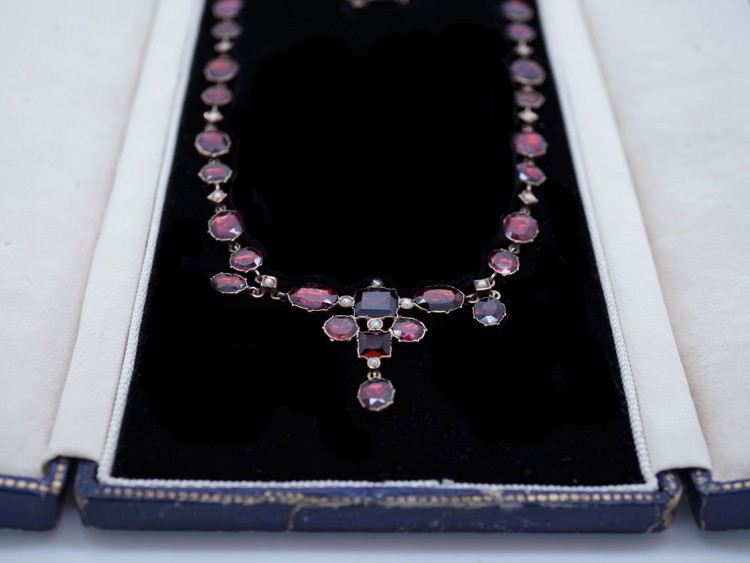 Edwardian Flat Cut Almandine Garnet, Pearl ​& Gold Necklace in Original Case
