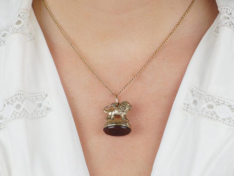 Victorian Gold Cased Lion Seal with Carnelian Base
