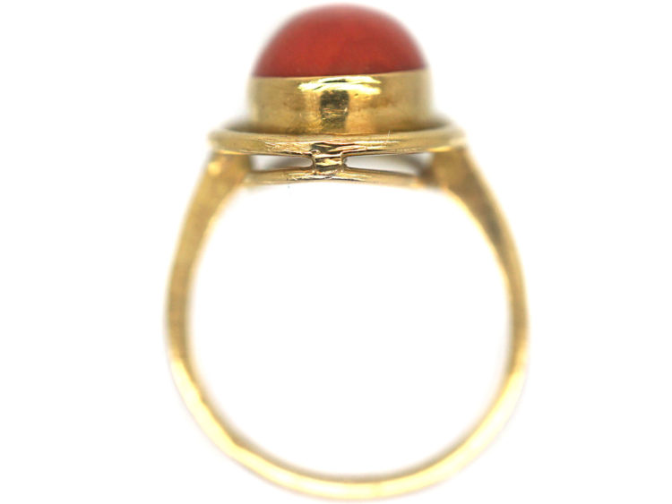 18ct Gold & Cabochon Coral Ring