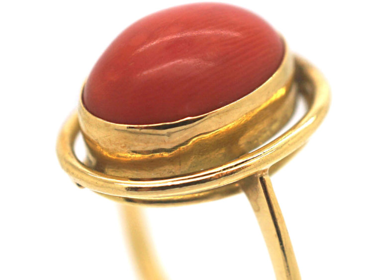 18ct Gold & Cabochon Coral Ring