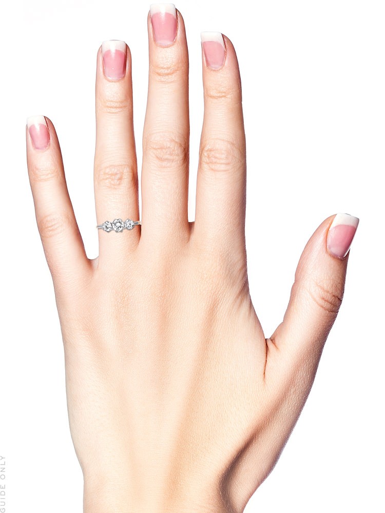 1920s 18ct Gold & Platinum Three Stone Diamond Ring