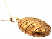 French 18ct Gold Oval Locket on Gold Chain
