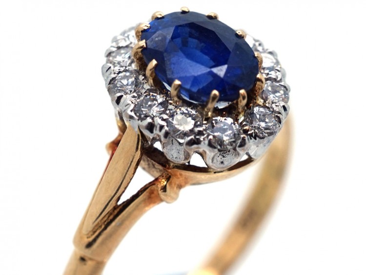18ct Gold, Sapphire & Diamond Oval Cluster Ring