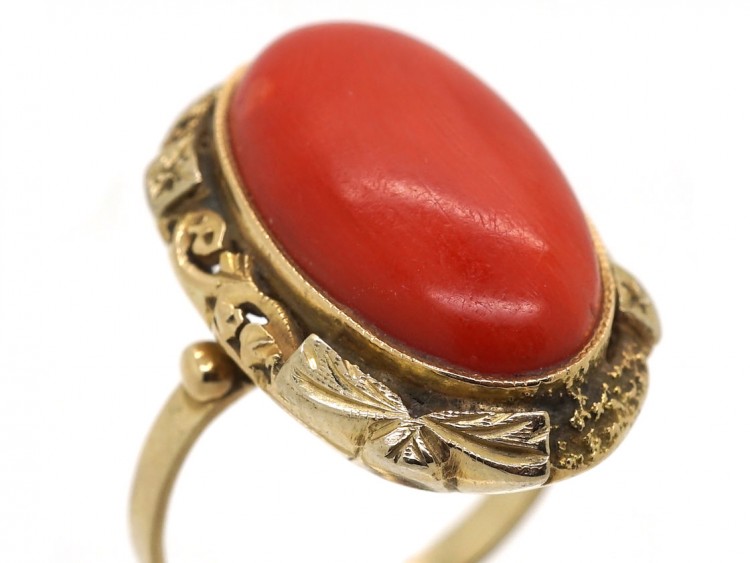 Large Oval 18ct Gold & Coral Ring