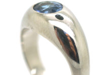 14ct White Gold Ring Set With an Oval Sapphire