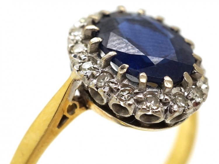 Sapphire ​& Diamond Oval Cluster Ring