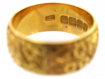 18ct Gold Wedding Band with Ivy Leaf Decoration