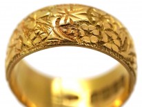 18ct Gold Wedding Band with Ivy Leaf Decoration