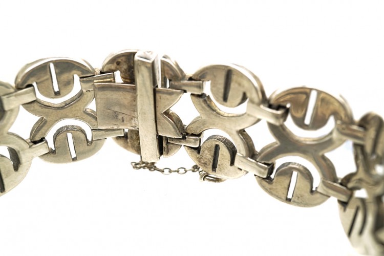 Art Deco Silver & Marcasite Figure of Eight Design Bracelet