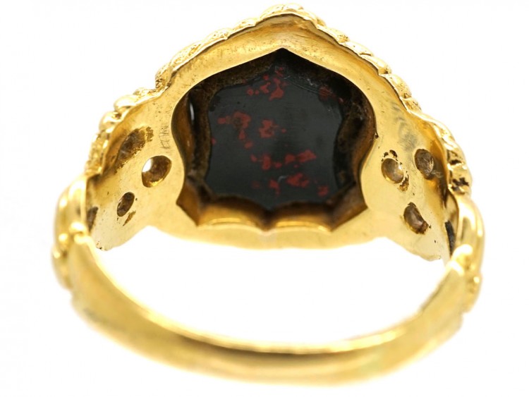 Victorian 18ct Gold & Shield Shaped Bloodstone Signet Ring