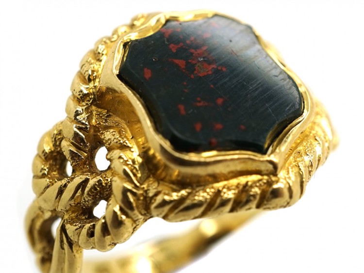 Victorian 18ct Gold & Shield Shaped Bloodstone Signet Ring