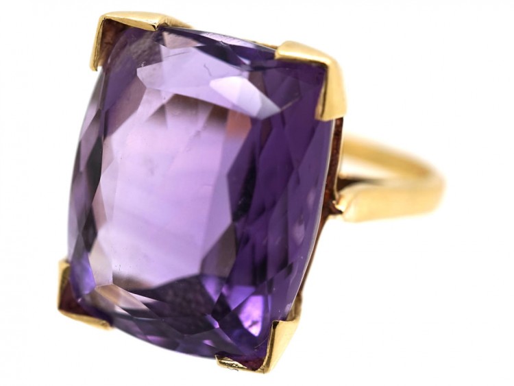 9ct Gold & Amethyst Ring