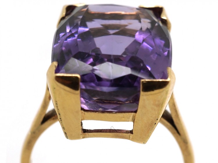 9ct Gold & Amethyst Ring