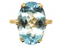 9ct Gold & Large Oval Aquamarine Ring