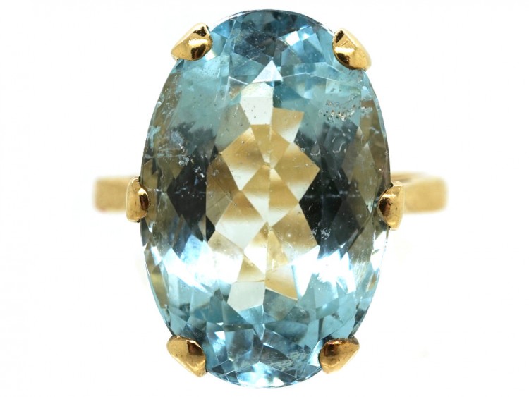 9ct Gold & Large Oval Aquamarine Ring