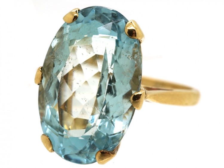 9ct Gold & Large Oval Aquamarine Ring