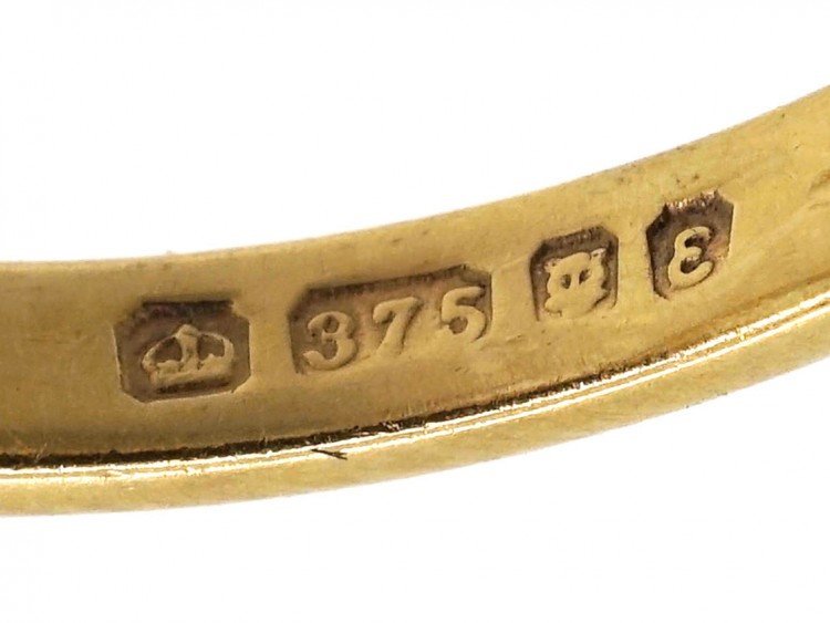 9ct Gold & Large Oval Aquamarine Ring