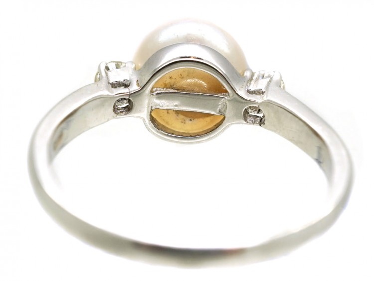 18ct White Gold Pearl & Diamond Ring