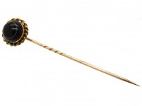 Victorian 15ct Gold Tie Pin Set With a Banded Sardonyx