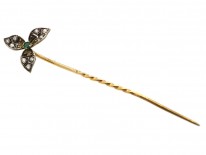 Edwardian Diamond & Emerald Three Petal Tie Pin