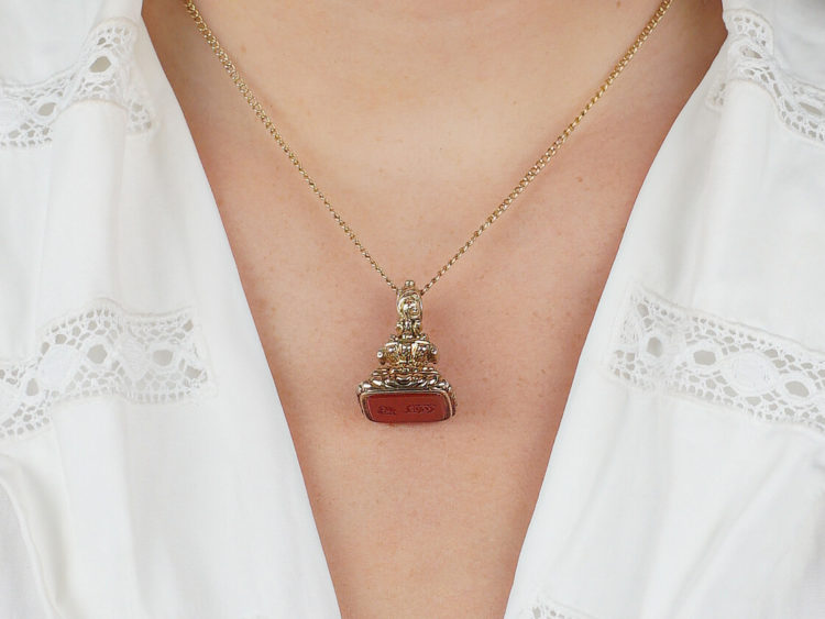 Georgian 18ct Gold Cased Seal With Carnelian Base With Monogram J W W