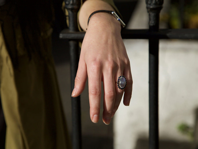 18ct Gold Large Moonstone & Sapphire Ring