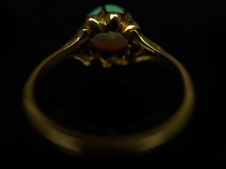 Edwardian 18ct Gold & Opal Cabochon Ring
