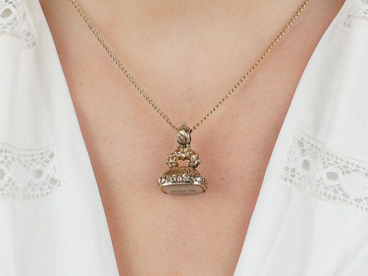 Georgian Gold Cased Seal With Chalcedony Base