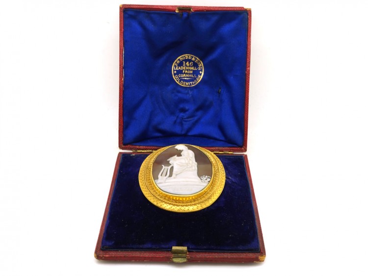 Victorian 18ct Gold Cameo Brooch in Original Case of Corinne
