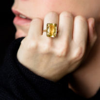 9ct Gold & Rectangular Citrine Ring
