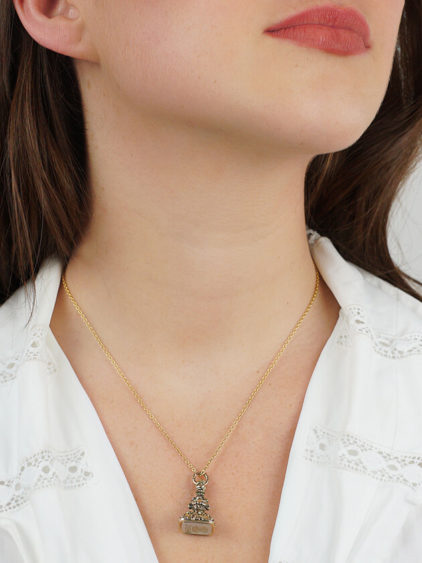 Georgian Gold Cased Seal with Chalcedony Intaglio Base