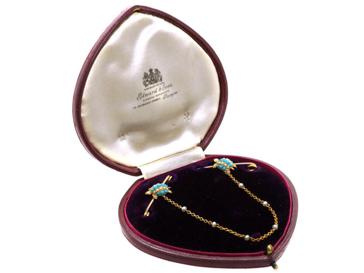 Edwardian 15ct Gold Pair of Tortoise's Brooches in Original Case