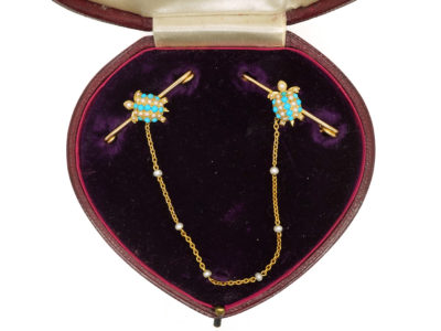 Edwardian 15ct Gold Pair of Tortoise's Brooches in Original Case Edwardian 15ct Gold Pair of Tortoise's Brooches in Original Case