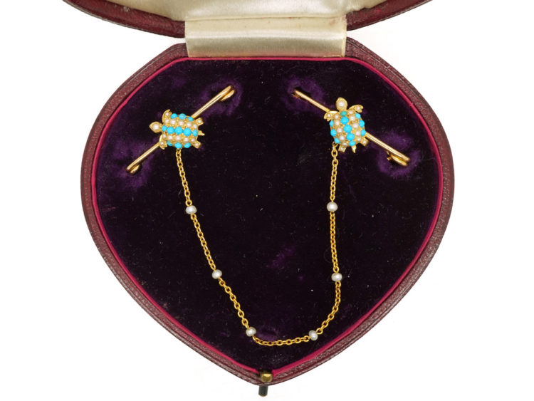 Edwardian 15ct Gold Pair of Tortoise's Brooches in Original Case