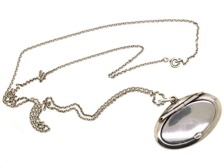 Retro Silver Compact on Long Silver Chain