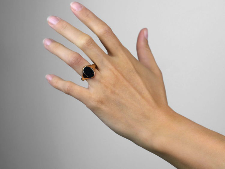 9ct Gold & Oval Bloodstone Signet Ring