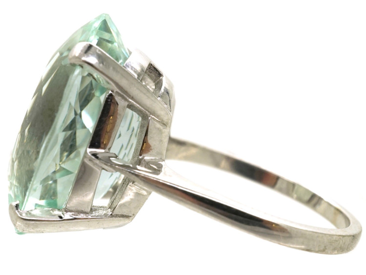 14ct White Gold Large Oval Aquamarine Ring