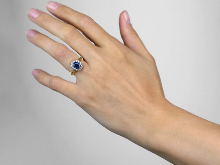 18ct Gold, Sapphire & Diamond Oval Cluster Ring