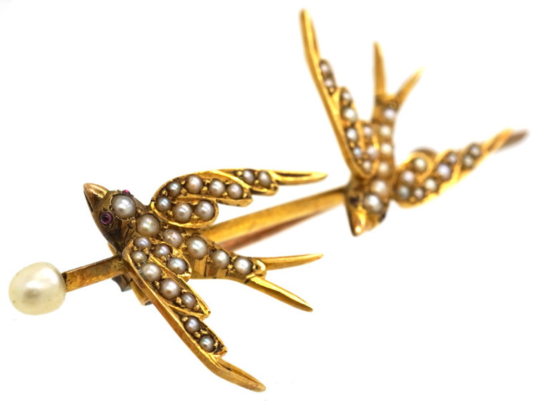 Edwardian 15ct Gold Brooch of Two Swallows set with Natural Split Pearls